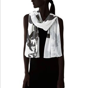 🖤NWT🤍Black & White Calvin Klein scarf
